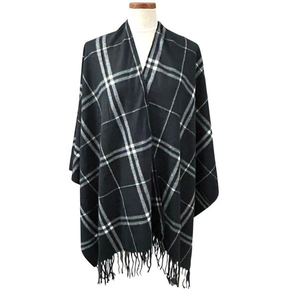 Quacker Factory Plaid Shawl Wrap One Size Black White Fringe Cozy Cottage Lounge - Picture 1 of 8